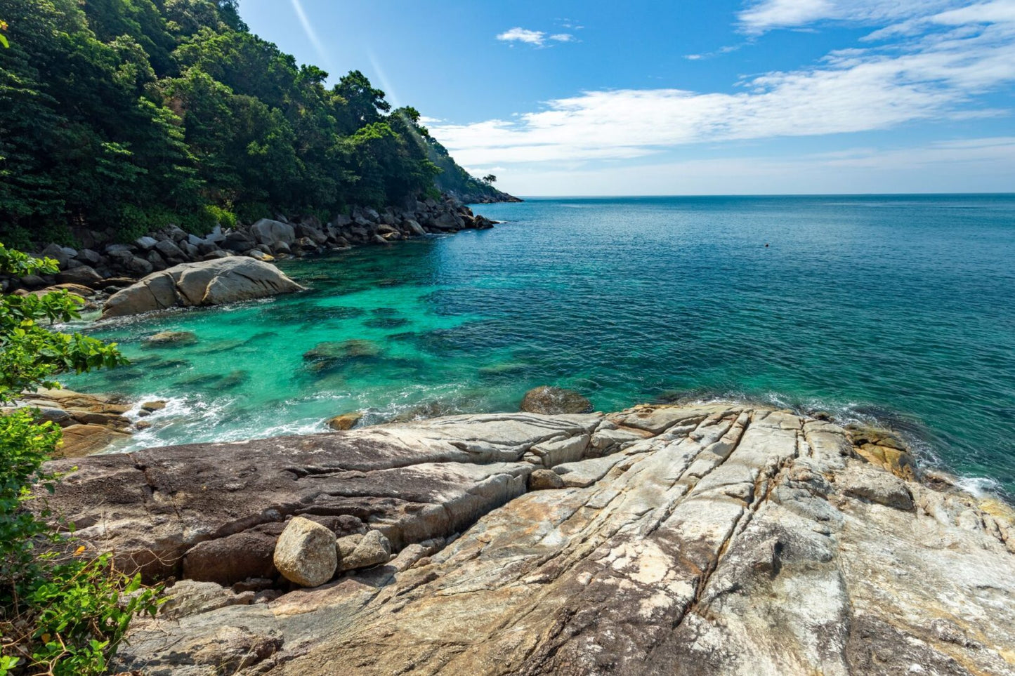 Seaview 12-bedrooms villa in Millionaire’s Mile Kamala beach (2 infinity pools, cinema, spa, gym, wine cellar)