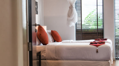 Panoramic sunset seaview hillside 4-bedrooms villa in Surin beach (infinity pool, gym, children's playroom, jacuzzi, full service with private chef)