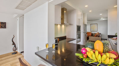 Beachfront quiet 4-bedrooms sunset side villa in Lipa Noi beach (private beach, private tennis court on private area, with massage and reading room, separate bedroom w/kitchen for nanny)