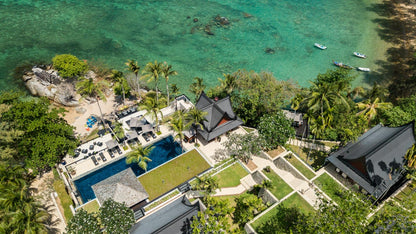 Beachfront 5+2 bedrooms villa in Millionaire’s Mile Kamala beach (two semi-private beaches, kayak, big outdoor area)