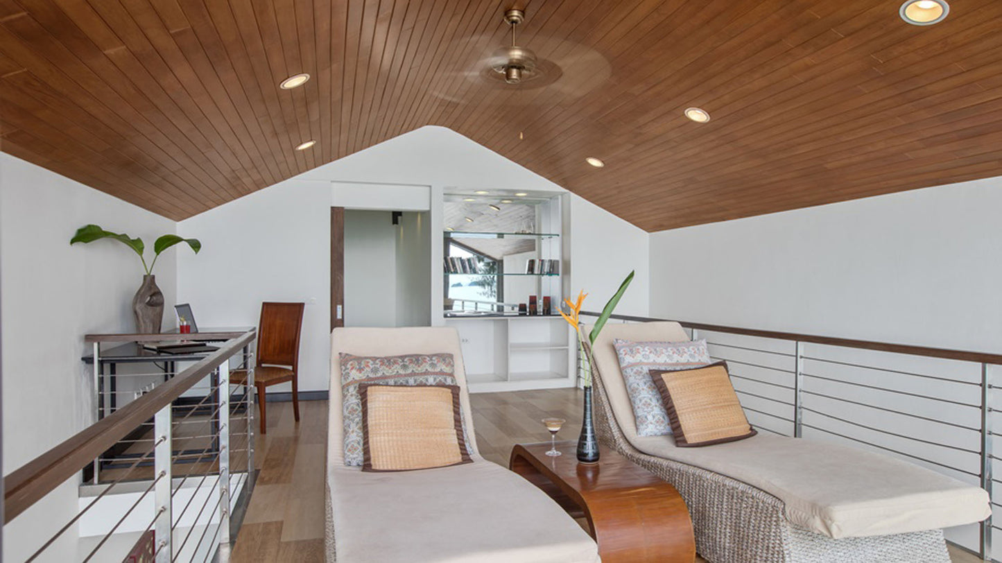 Beachfront quiet 4-bedrooms sunset side villa in Lipa Noi beach (private beach, private tennis court on private area, with massage and reading room, separate bedroom w/kitchen for nanny)