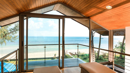 Beachfront quiet 4-bedrooms sunset side villa in Lipa Noi beach (private beach, private tennis court on private area, with massage and reading room, separate bedroom w/kitchen for nanny)