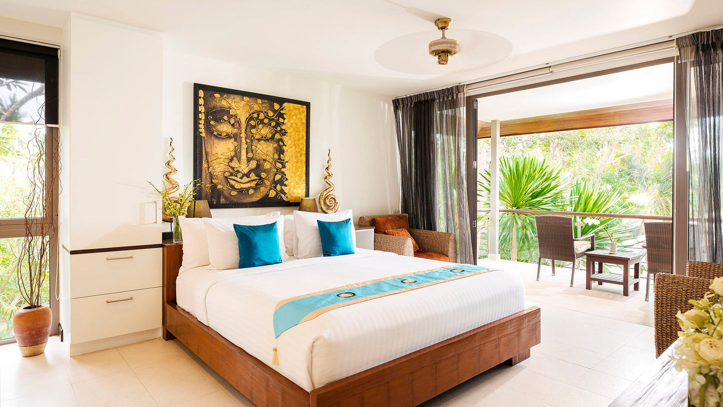 Beachfront quiet 4-bedrooms sunset side villa in Lipa Noi beach (private beach, private tennis court on private area, with massage and reading room, separate bedroom w/kitchen for nanny)