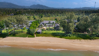 Beachfront Thai design 6-bedrooms villa in Natai beach (with 25-metre infinity pool, big garden and sauna)
