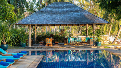 Beachfront 6-bedrooms peaceful garden villa in Lipa Noi beach (with big green garden, separate building rooms and large common area, tennis court on private area)