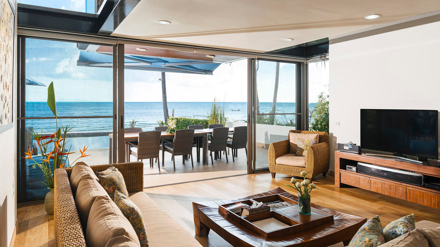 Beachfront quiet 4-bedrooms sunset side villa in Lipa Noi beach (private beach, private tennis court on private area, with massage and reading room, separate bedroom w/kitchen for nanny)