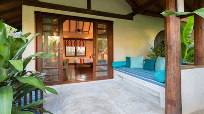Beachfront 6-bedrooms peaceful garden villa in Lipa Noi beach (with big green garden, separate building rooms and large common area, tennis court on private area)