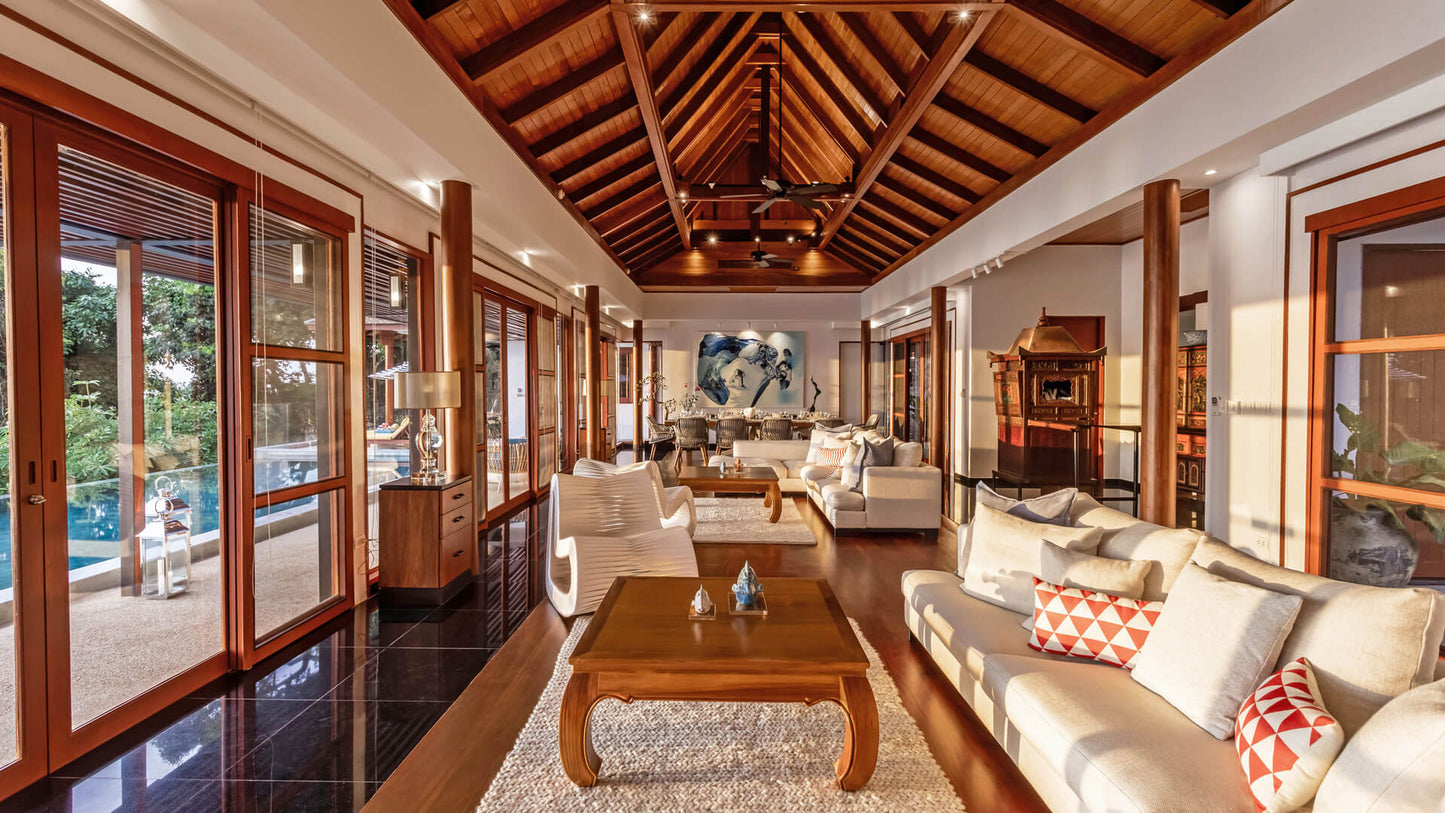 Seaview 5-bedrooms cliff villa in Kamala beach (Steam room, Bathtub & coffee machine and pool access in every bd, private gym, Biliard, Karaoke room, with access to the beach)