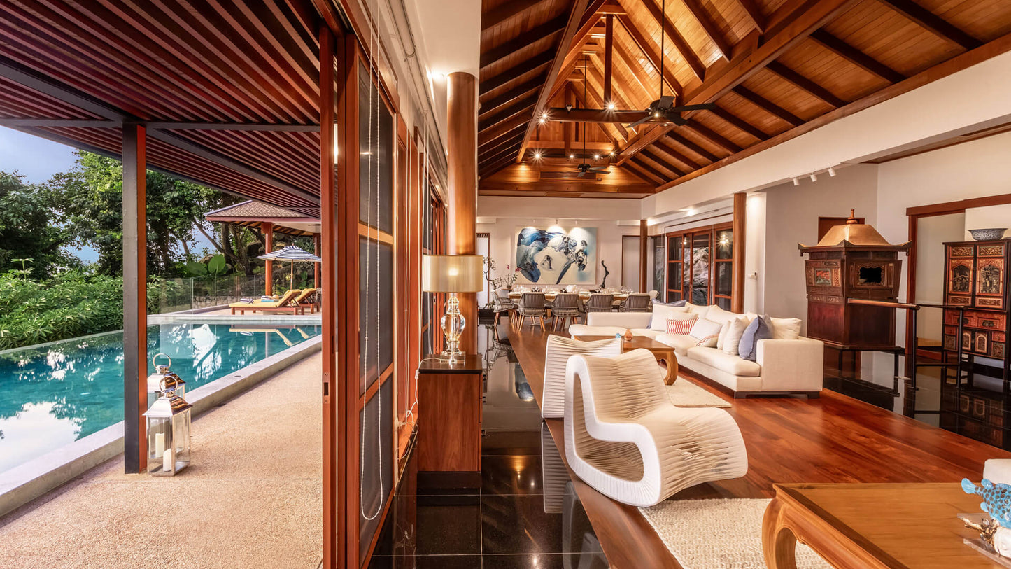 Seaview 5-bedrooms cliff villa in Kamala beach (Steam room, Bathtub & coffee machine and pool access in every bd, private gym, Biliard, Karaoke room, with access to the beach)