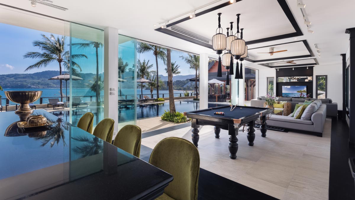 Beachfront 5+2 bedrooms villa in Millionaire’s Mile Kamala beach (two semi-private beaches, kayak, big outdoor area)