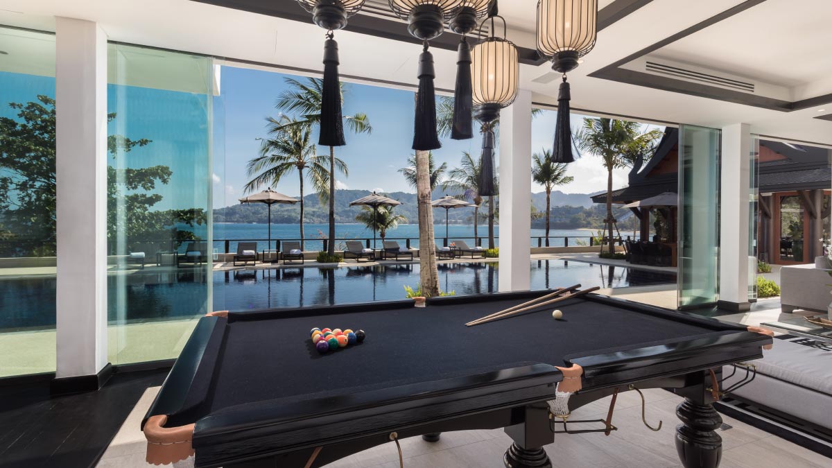 Beachfront 5+2 bedrooms villa in Millionaire’s Mile Kamala beach (two semi-private beaches, kayak, big outdoor area)