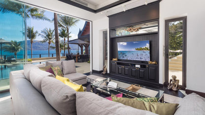 Beachfront 5+2 bedrooms villa in Millionaire’s Mile Kamala beach (two semi-private beaches, kayak, big outdoor area)