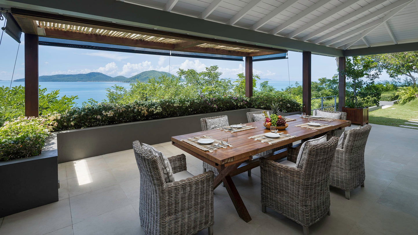 Seaview 6-bedrooms sunset side villa on the rock in Taling Ngam beach (up to 60 guest events, big bedrooms, clifftop infinity pool, private big gym, huge living room)