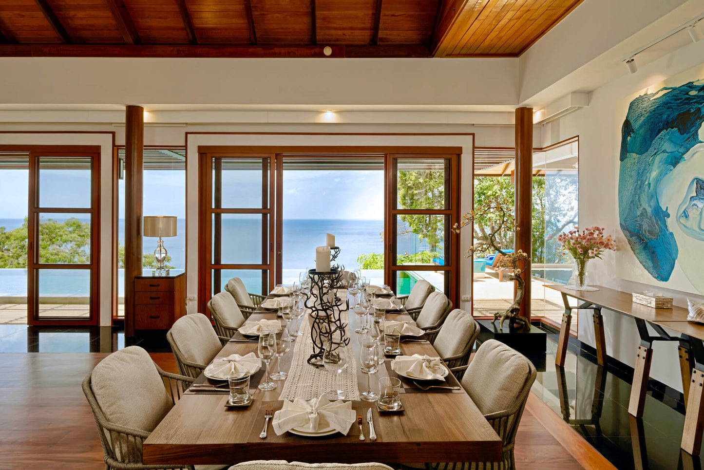 Seaview 5-bedrooms cliff villa in Kamala beach (Steam room, Bathtub & coffee machine and pool access in every bd, private gym, Biliard, Karaoke room, with access to the beach)