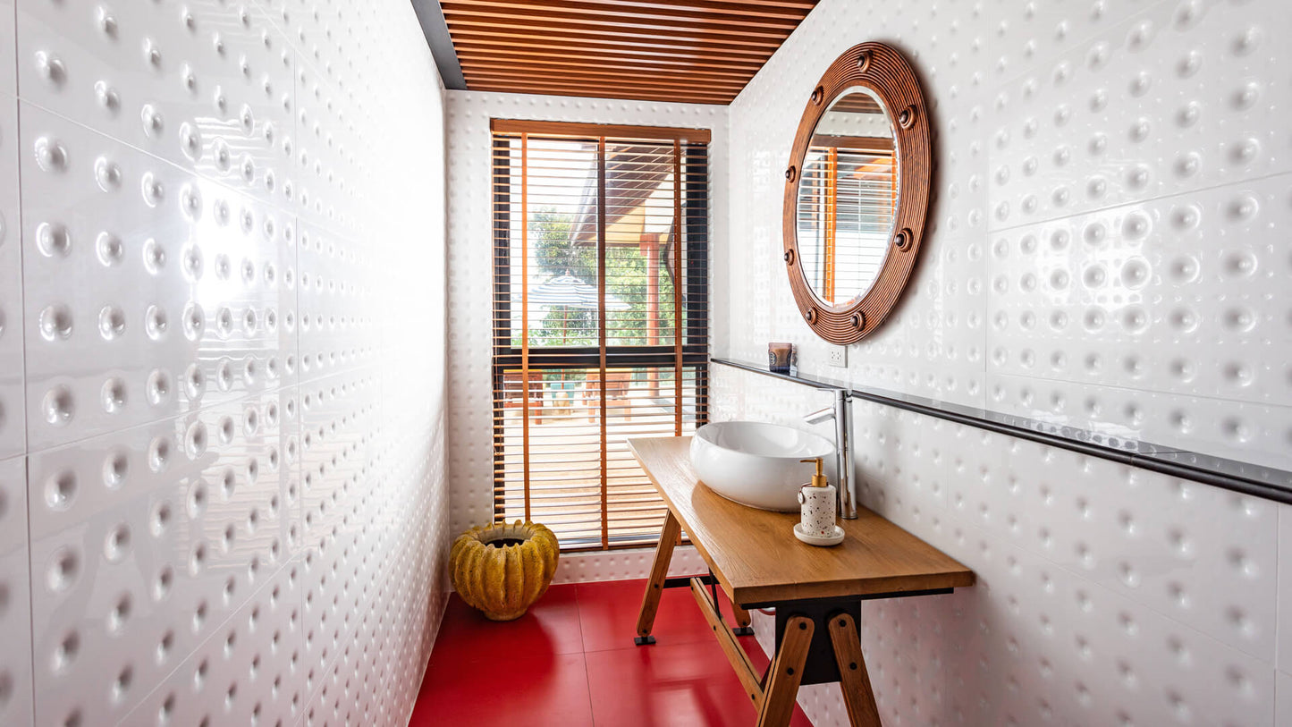 Seaview 5-bedrooms cliff villa in Kamala beach (Steam room, Bathtub & coffee machine and pool access in every bd, private gym, Biliard, Karaoke room, with access to the beach)