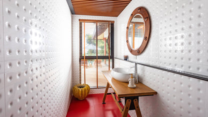 Seaview 5-bedrooms cliff villa in Kamala beach (Steam room, Bathtub & coffee machine and pool access in every bd, private gym, Biliard, Karaoke room, with access to the beach)