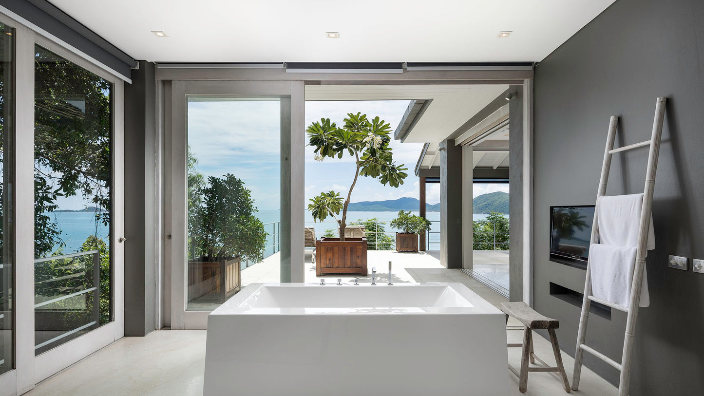 Seaview 6-bedrooms sunset side villa on the rock in Taling Ngam beach (up to 60 guest events, big bedrooms, clifftop infinity pool, private big gym, huge living room)