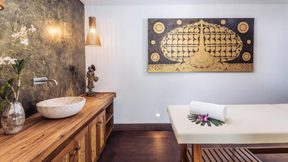 Beachfront 5+2 bedrooms villa in Millionaire’s Mile Kamala beach (two semi-private beaches, kayak, big outdoor area)