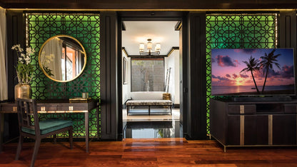 Beachfront 5+2 bedrooms villa in Millionaire’s Mile Kamala beach (two semi-private beaches, kayak, big outdoor area)