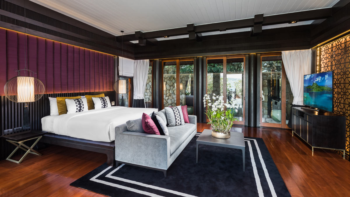 Beachfront 5+2 bedrooms villa in Millionaire’s Mile Kamala beach (two semi-private beaches, kayak, big outdoor area)