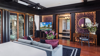 Beachfront 5+2 bedrooms villa in Millionaire’s Mile Kamala beach (two semi-private beaches, kayak, big outdoor area)