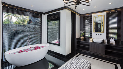 Beachfront 5+2 bedrooms villa in Millionaire’s Mile Kamala beach (two semi-private beaches, kayak, big outdoor area)