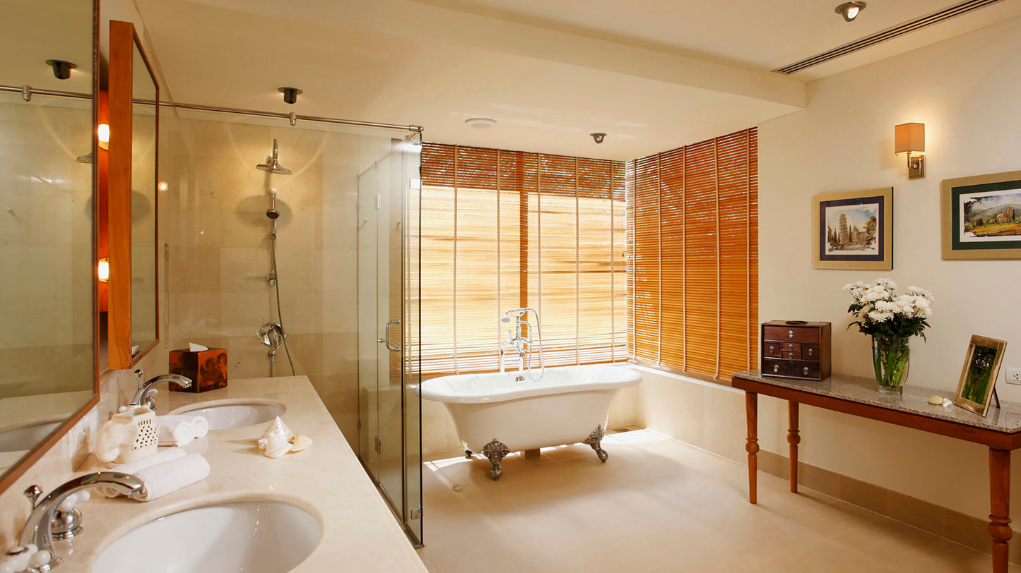 Beachfront Thai design 6-bedrooms villa in Natai beach (with 25-metre infinity pool, big garden and sauna)