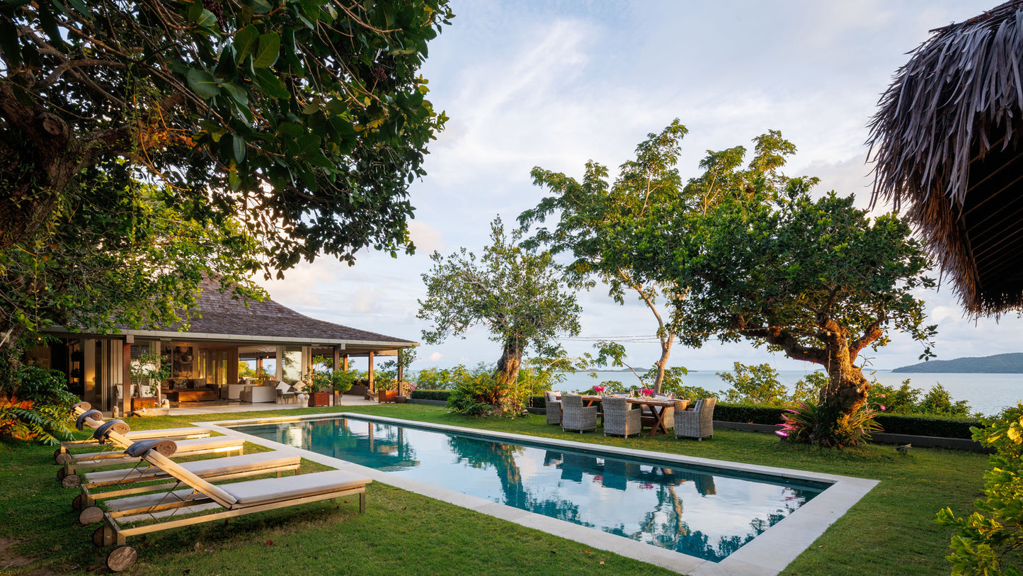 Seaview 6-bedrooms sunset side villa on the rock in Taling Ngam beach (up to 60 guest events, big bedrooms, clifftop infinity pool, private big gym, huge living room)