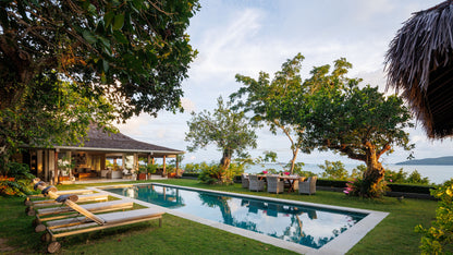 Seaview 6-bedrooms sunset side villa on the rock in Taling Ngam beach (up to 60 guest events, big bedrooms, clifftop infinity pool, private big gym, huge living room)