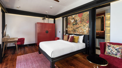 Beachfront 5+2 bedrooms villa in Millionaire’s Mile Kamala beach (two semi-private beaches, kayak, big outdoor area)