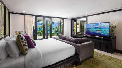 Beachfront 5+2 bedrooms villa in Millionaire’s Mile Kamala beach (two semi-private beaches, kayak, big outdoor area)