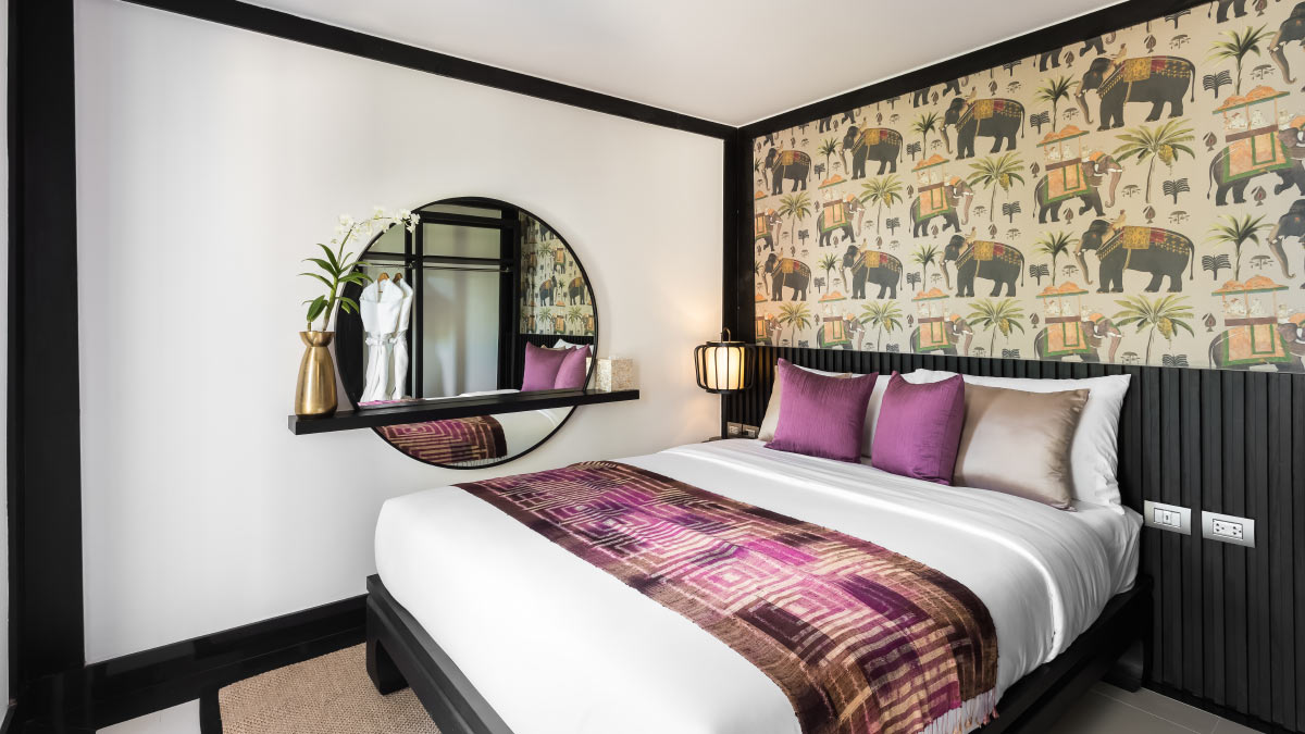 Beachfront 5+2 bedrooms villa in Millionaire’s Mile Kamala beach (two semi-private beaches, kayak, big outdoor area)