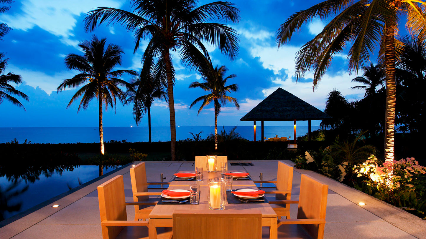 Beachfront Thai design 6-bedrooms villa in Natai beach (with 25-metre infinity pool, big garden and sauna)