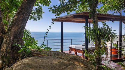 Seaview 5-bedrooms cliff villa in Kamala beach (Steam room, Bathtub & coffee machine and pool access in every bd, private gym, Biliard, Karaoke room, with access to the beach)