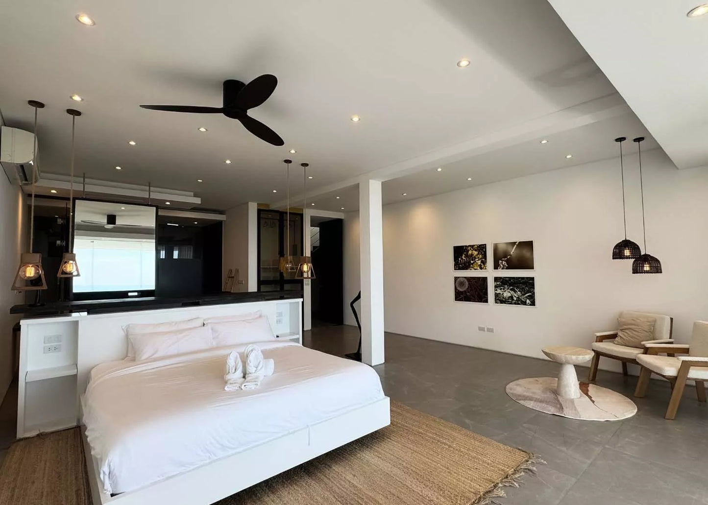 Seaview 2-bedrooms 2-storey villa on the rock in Bophut (large living room, kitchen, terrace, and infinity swimming pool , can be combined with similar neighbour villa up to 17 bedrooms)