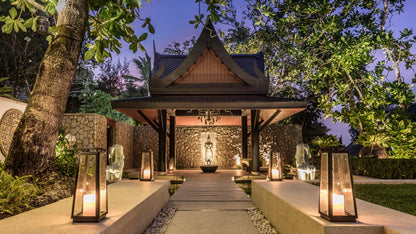 Beachfront 5+2 bedrooms villa in Millionaire’s Mile Kamala beach (two semi-private beaches, kayak, big outdoor area)