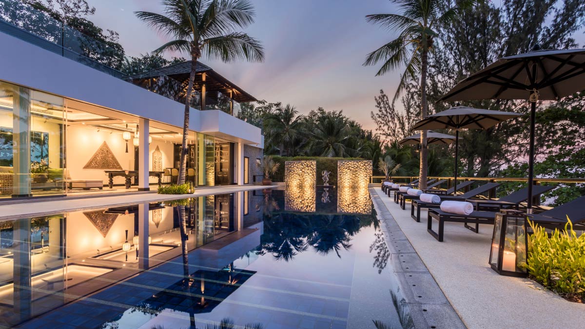 Beachfront 5+2 bedrooms villa in Millionaire’s Mile Kamala beach (two semi-private beaches, kayak, big outdoor area)