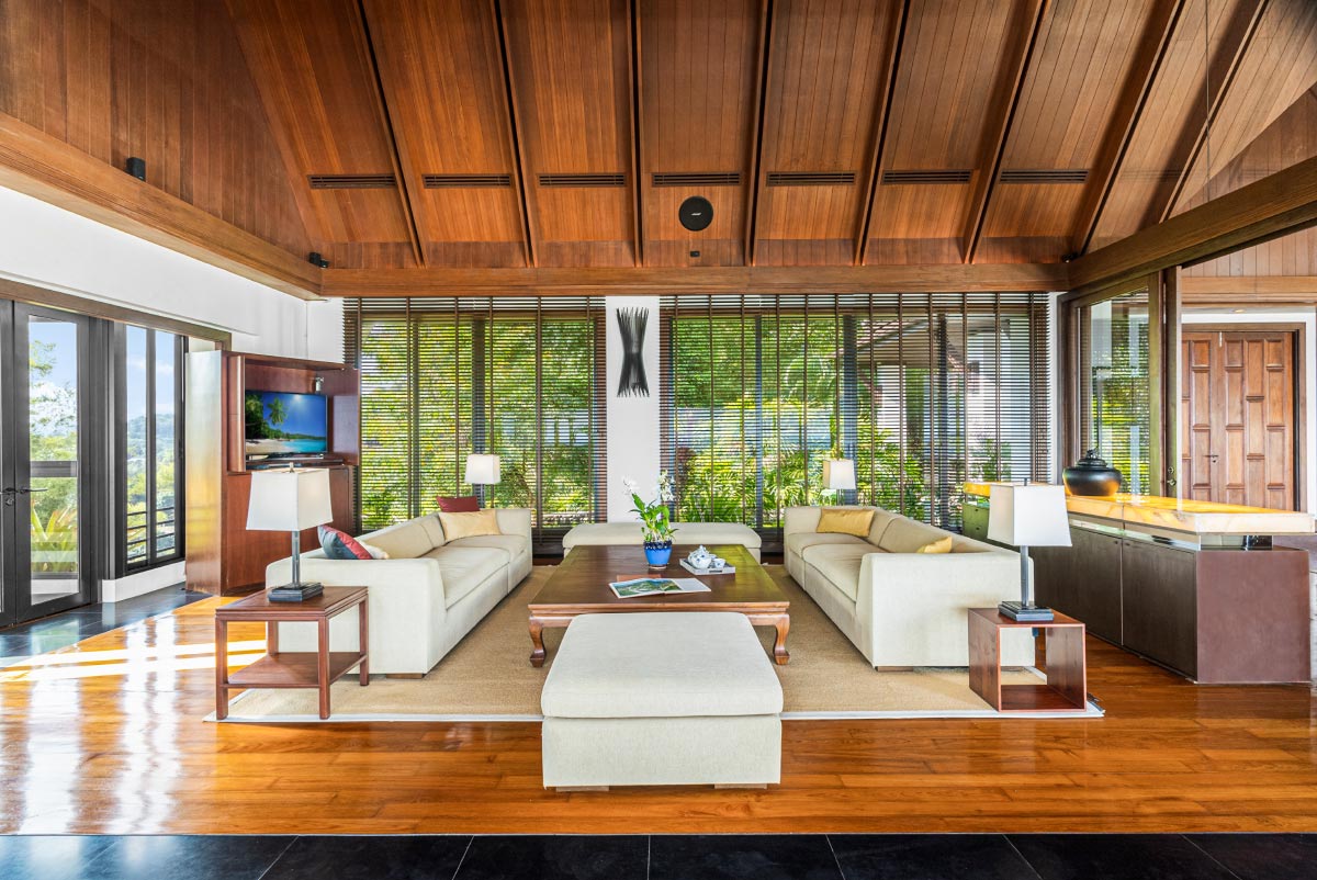 Seaview 8-bedrooms villa in Millionaire’s Mile Kamala beach (private gym, game room, trampoline, basketball ring, garden for catering; bathtub in each room)