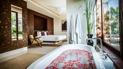 Seaview "Rock House" 5-bedrooms 2-storey villa on the rock in Bophut (Sunset and sunrise side, 300 meters to the beach, cinema room, yoga terrace)