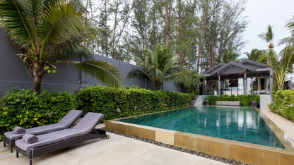 One-storey beachfront 4-bedrooms villa in Natai beach (perfect setting for relaxed holidays, family gatherings)