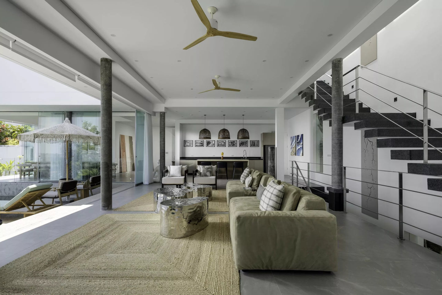 Seaview 6-bedrooms 5 level villa on the rock in Bophut (infinity pool, game room, own cinema and gym, large living room)