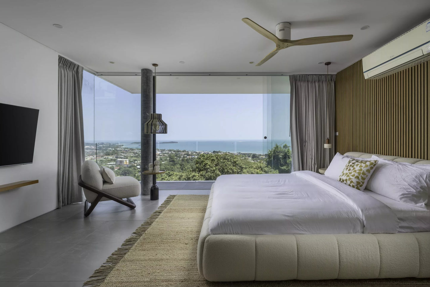 Seaview 6-bedrooms 5 level villa on the rock in Bophut (infinity pool, game room, own cinema and gym, large living room)