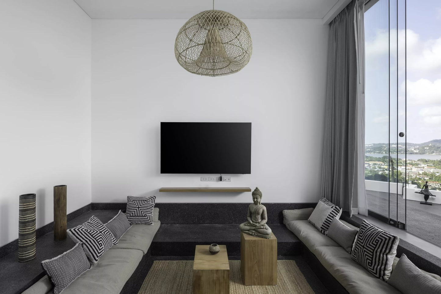 Seaview 6-bedrooms 5 level villa on the rock in Bophut (infinity pool, game room, own cinema and gym, large living room)