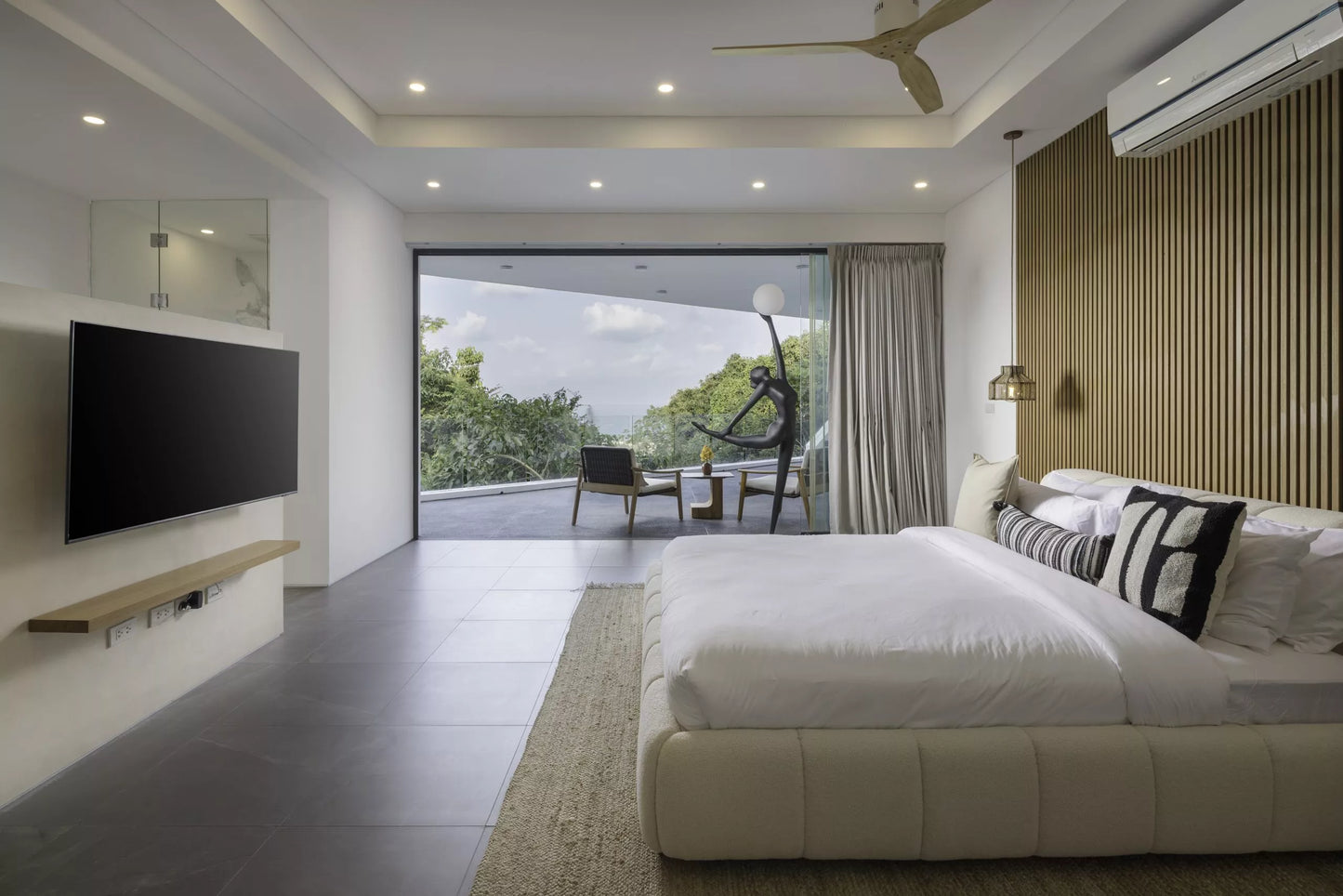 Seaview 6-bedrooms 5 level villa on the rock in Bophut (infinity pool, game room, own cinema and gym, large living room)