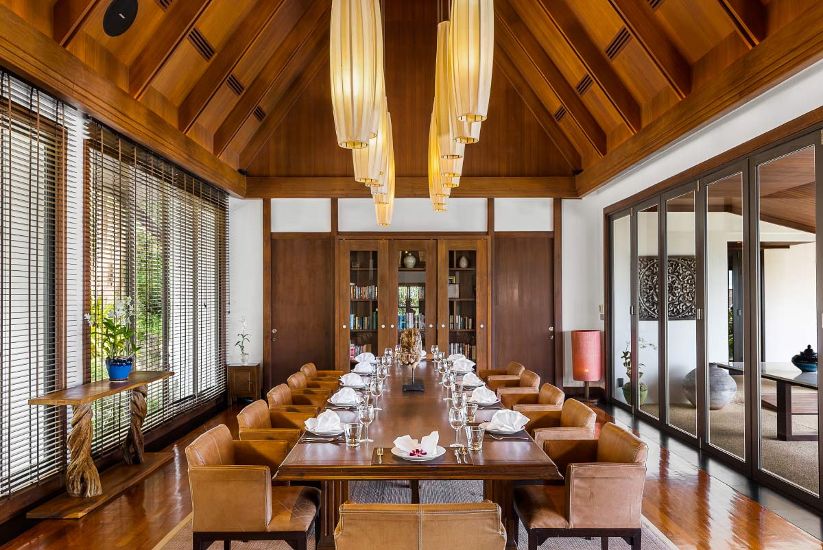 Seaview 8-bedrooms villa in Millionaire’s Mile Kamala beach (private gym, game room, trampoline, basketball ring, garden for catering; bathtub in each room)