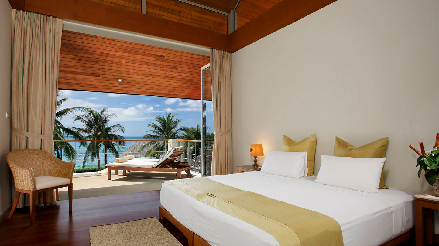 Beachfront Thai design 6-bedrooms villa in Natai beach (with 25-metre infinity pool, big garden and sauna)