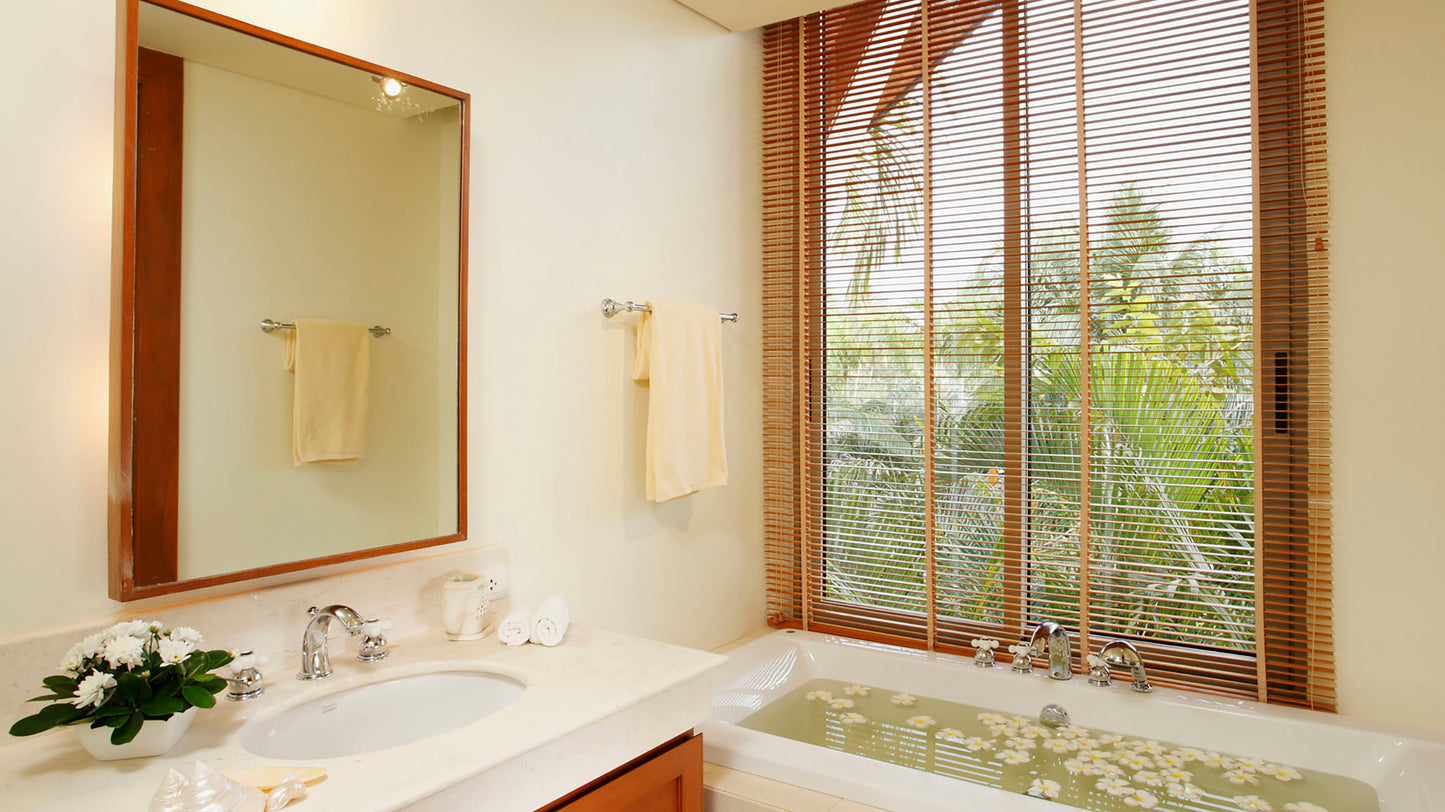 Beachfront Thai design 6-bedrooms villa in Natai beach (with 25-metre infinity pool, big garden and sauna)