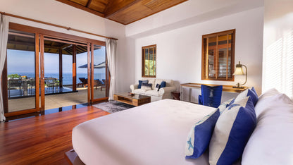 Seaview 5-bedrooms cliff villa in Kamala beach (Steam room, Bathtub & coffee machine and pool access in every bd, private gym, Biliard, Karaoke room, with access to the beach)