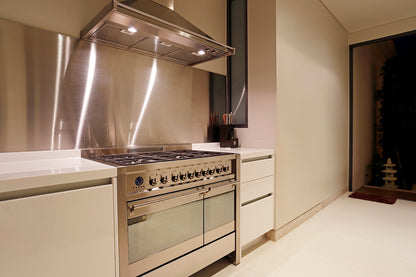 Seaview 5-bedrooms villa in Naithon beach (Piano, Tv room, private security area)