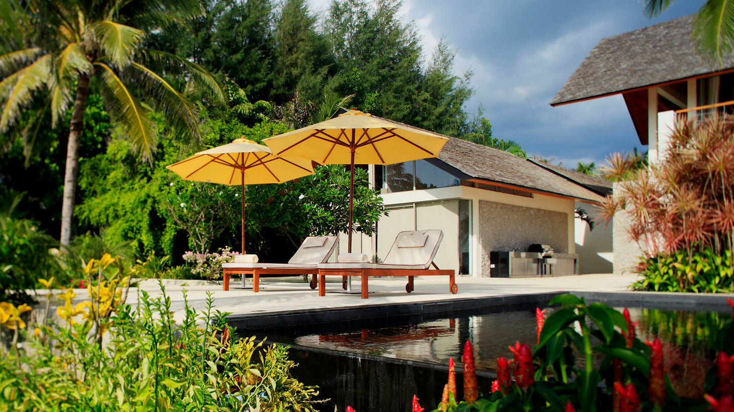 Beachfront Thai design 6-bedrooms villa in Natai beach (with 25-metre infinity pool, big garden and sauna)